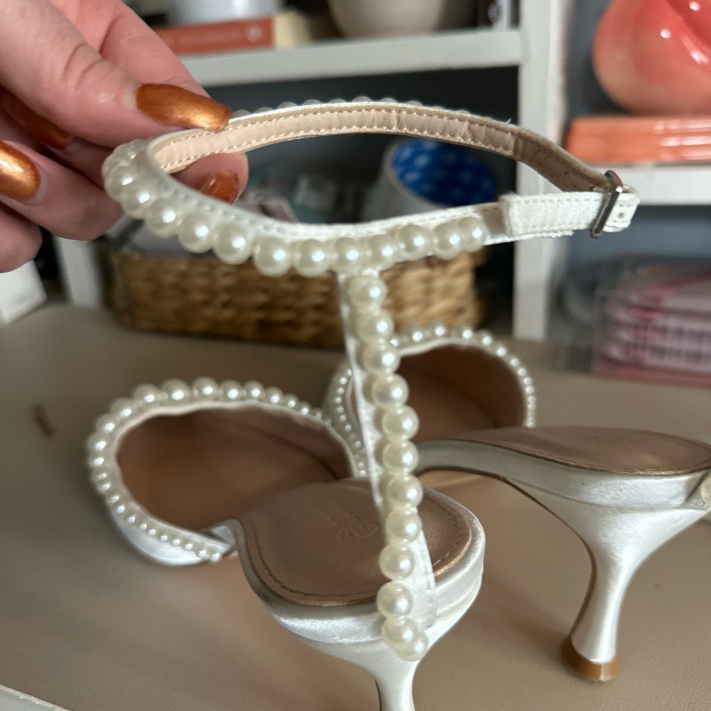 COPY - Elegant White Pearl-Embellished Heels size 10 - Picture 3 of 7